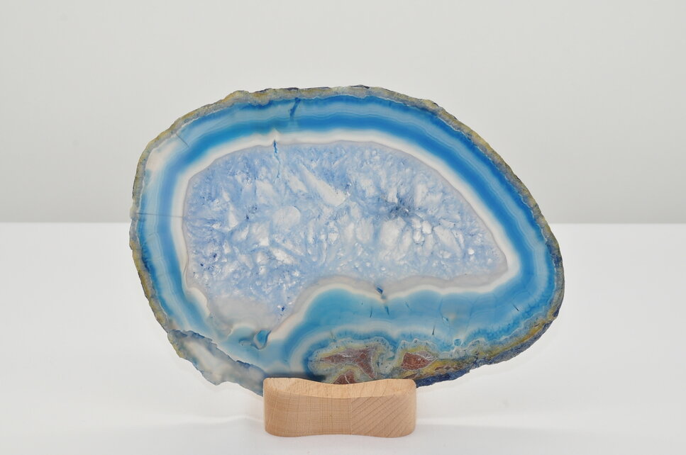 ACHÁT PLAT S DREVENÝM STOJANOM NA ČAJOVÉ SVIEČKY