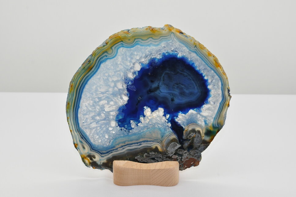 ACHÁT PLAT S DREVENÝM STOJANOM NA ČAJOVÉ SVIEČKY