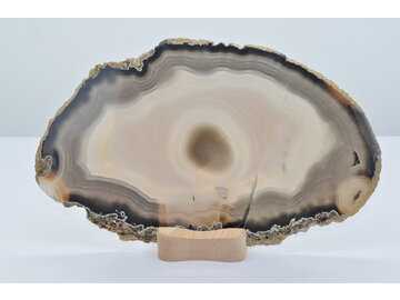 ACHÁTOVÝ PLAT S DREVENÝM STOJANOM NA ČAJOVE SVIEČKY