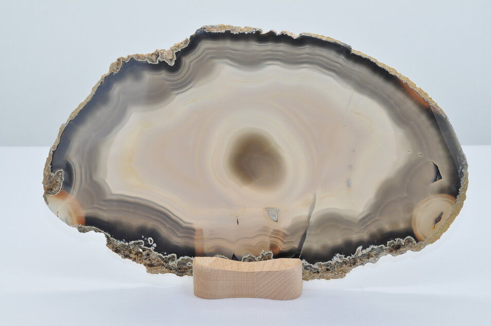 ACHÁTOVÝ PLAT S DREVENÝM STOJANOM NA ČAJOVE SVIEČKY