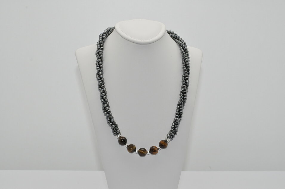 HEMATIT S TIGRÍM OKOM