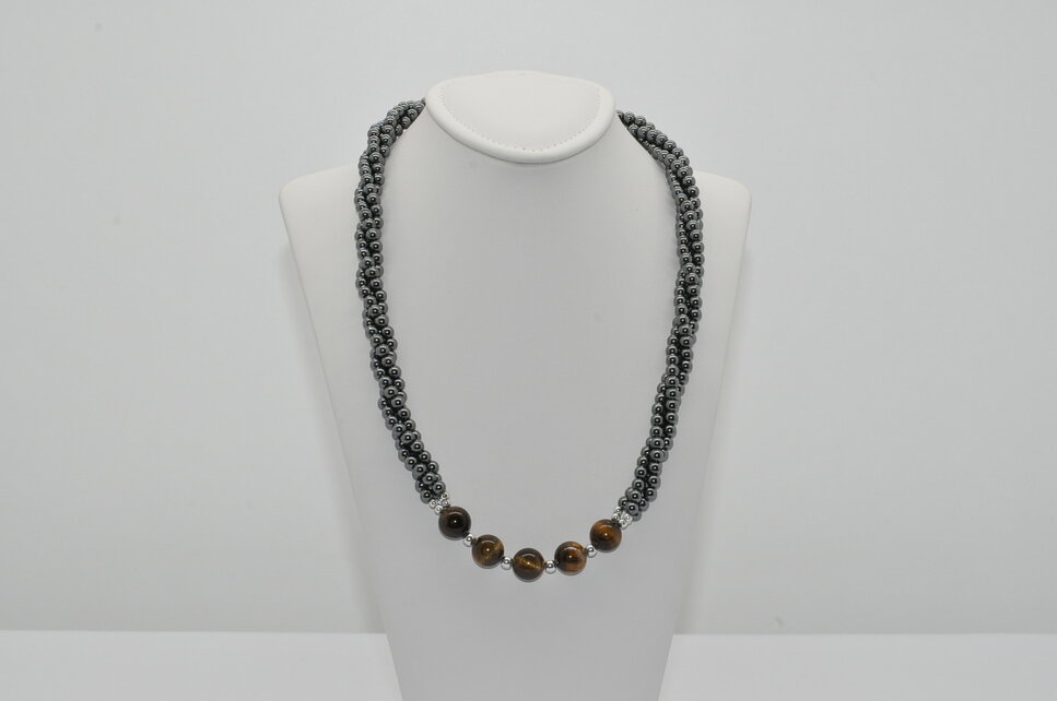 HEMATIT S TIGRÍM OKOM