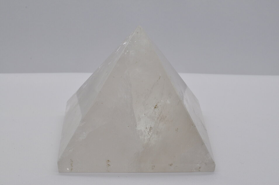 KRIŠTÁĽOVÁ pyramída
