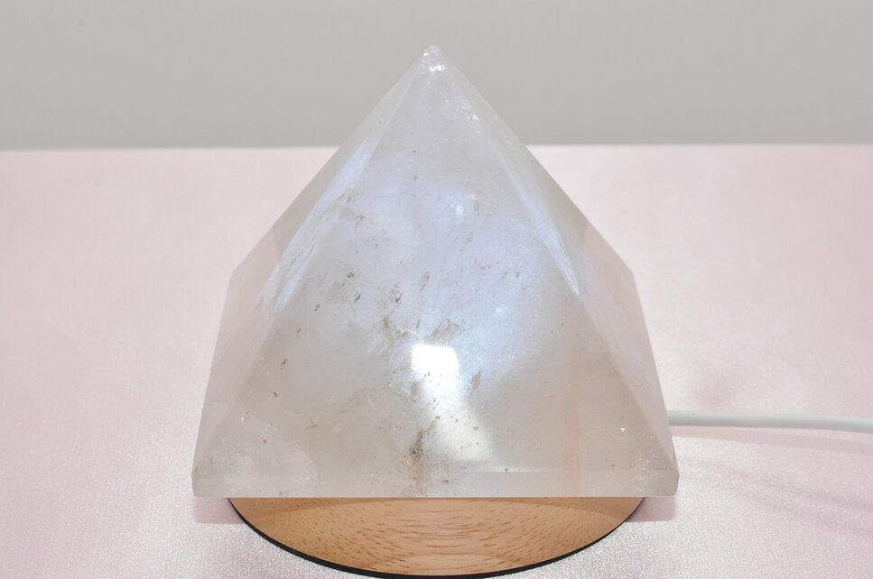 KRIŠTÁĽOVÁ pyramída