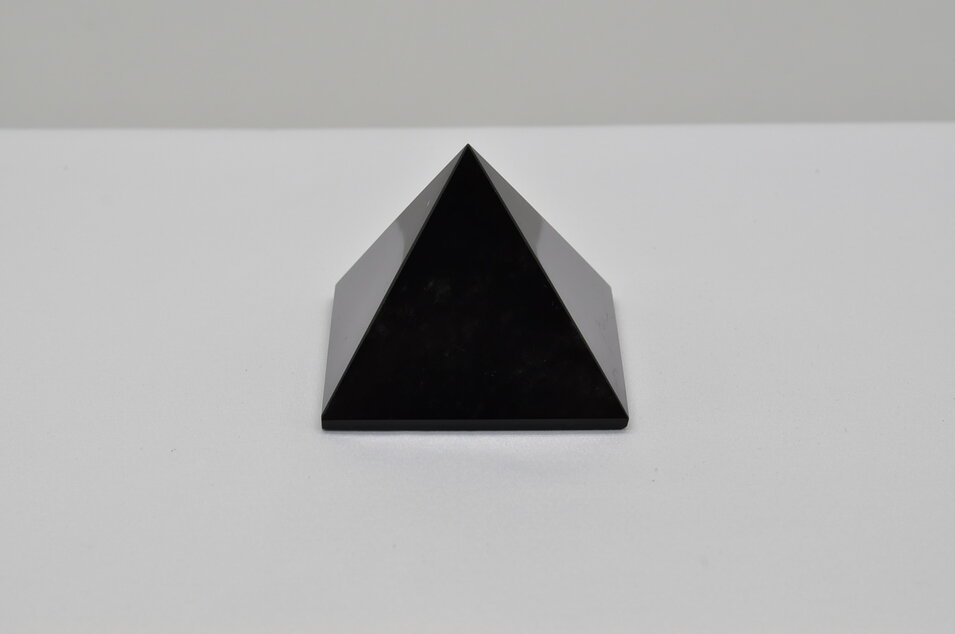 PYRAMÍDA ČIERNY OBSIDIÁN