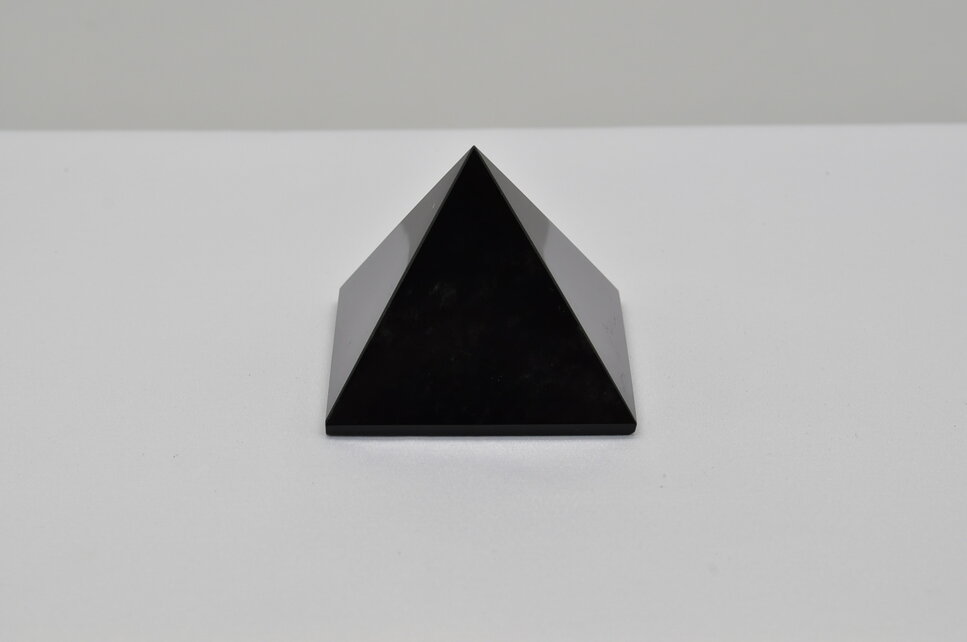 PYRAMÍDA ČIERNY OBSIDIÁN