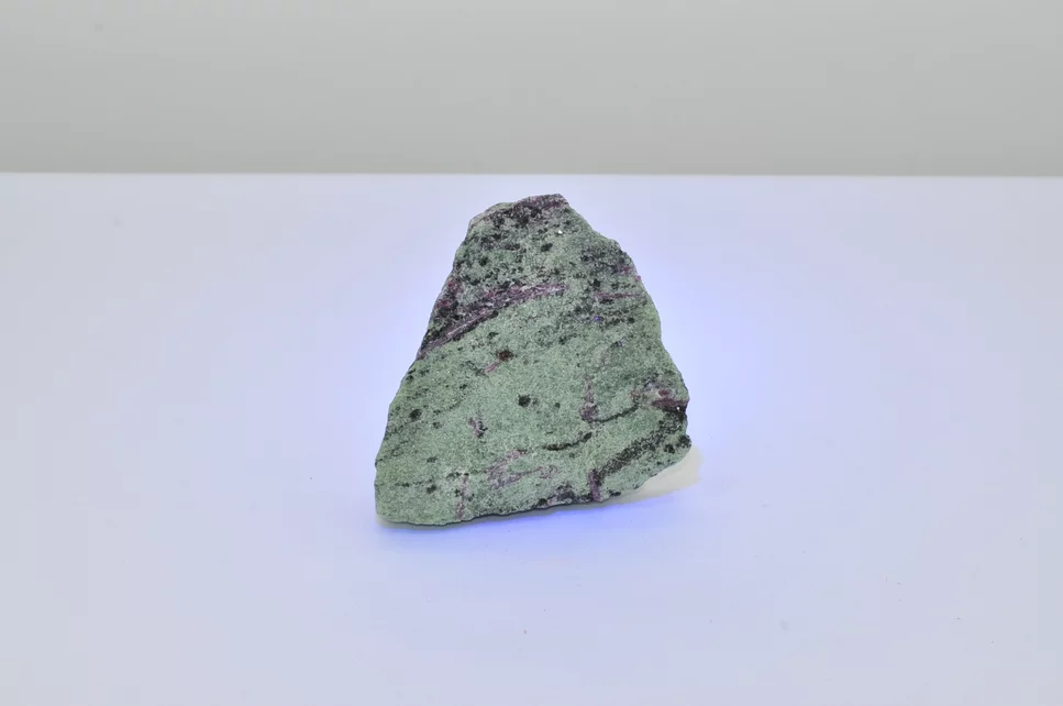RUBÍN V ZOISITE