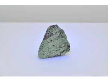 RUBÍN V ZOISITE