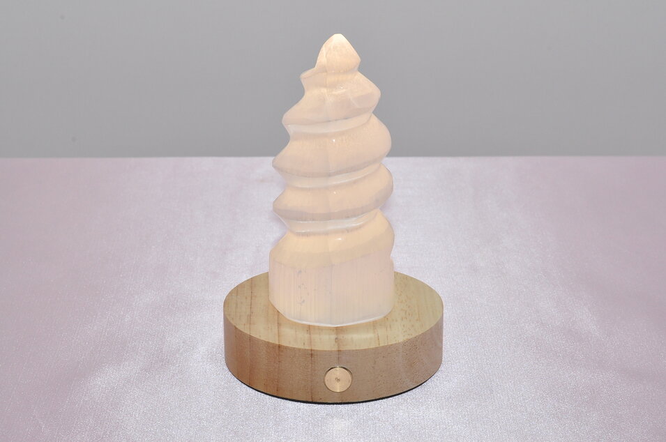 SELENITOVÝ Sv. OBELISK